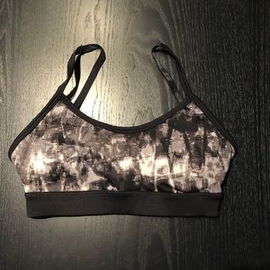 Forever 21 Black & White Tye Dye Sports Bra Work Out Top
